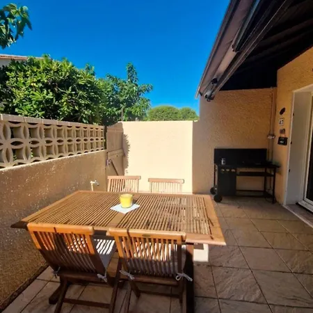 Casa de Férias Maison Bord De Barcares Grand Patio Le Barcarès